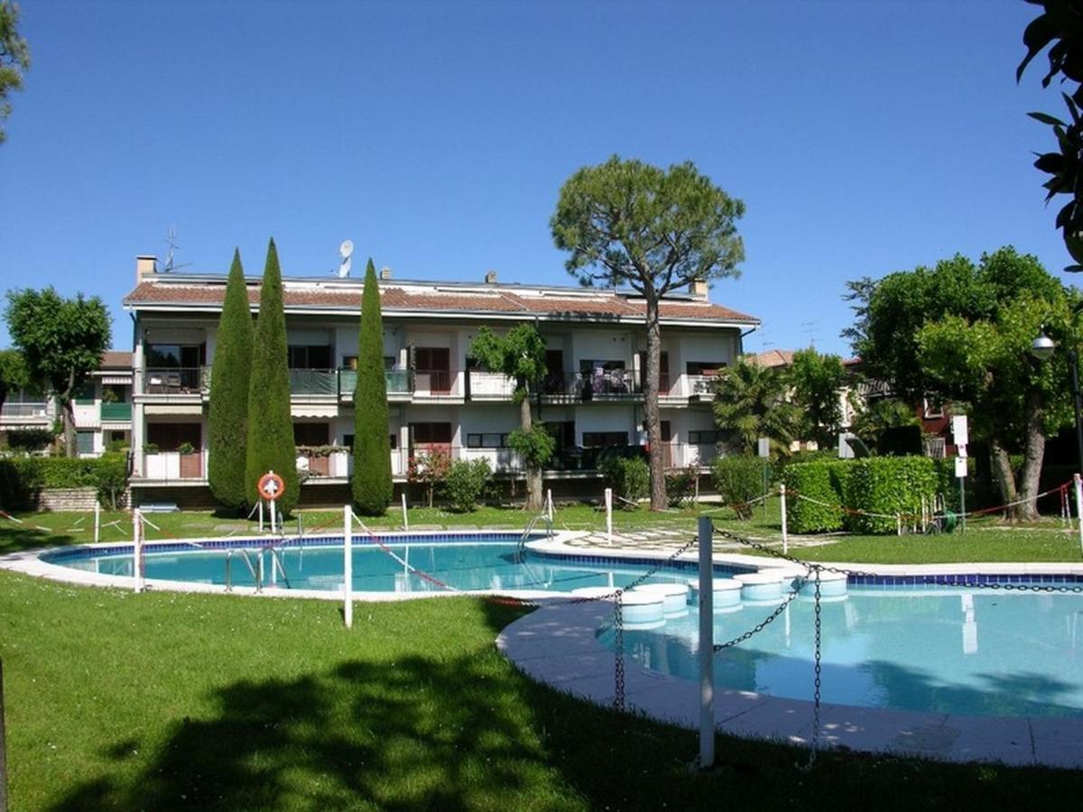 Appartamento Genziana - Con Vista Piscina E Garage ซีร์มิโอเน ภายนอก รูปภาพ