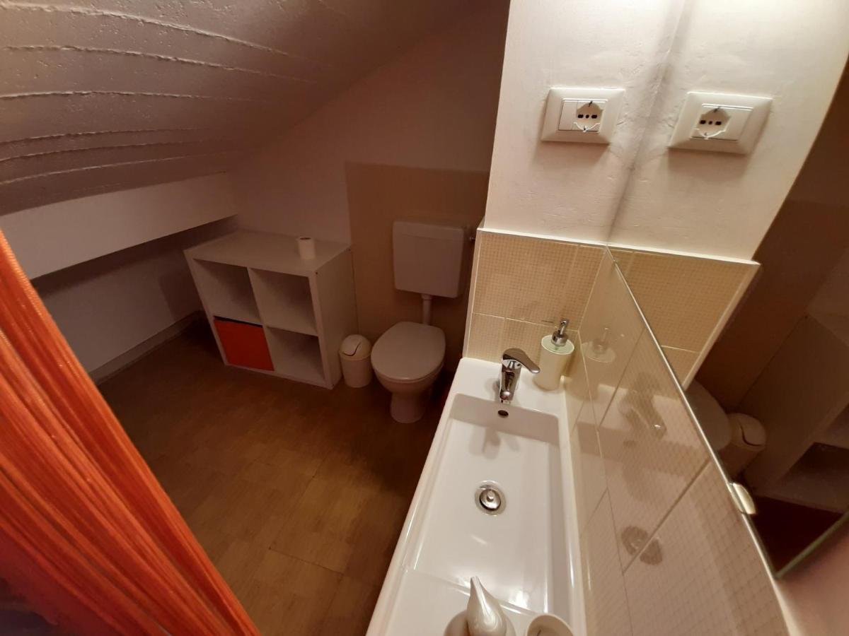 Appartamento Genziana - Con Vista Piscina E Garage ซีร์มิโอเน ภายนอก รูปภาพ