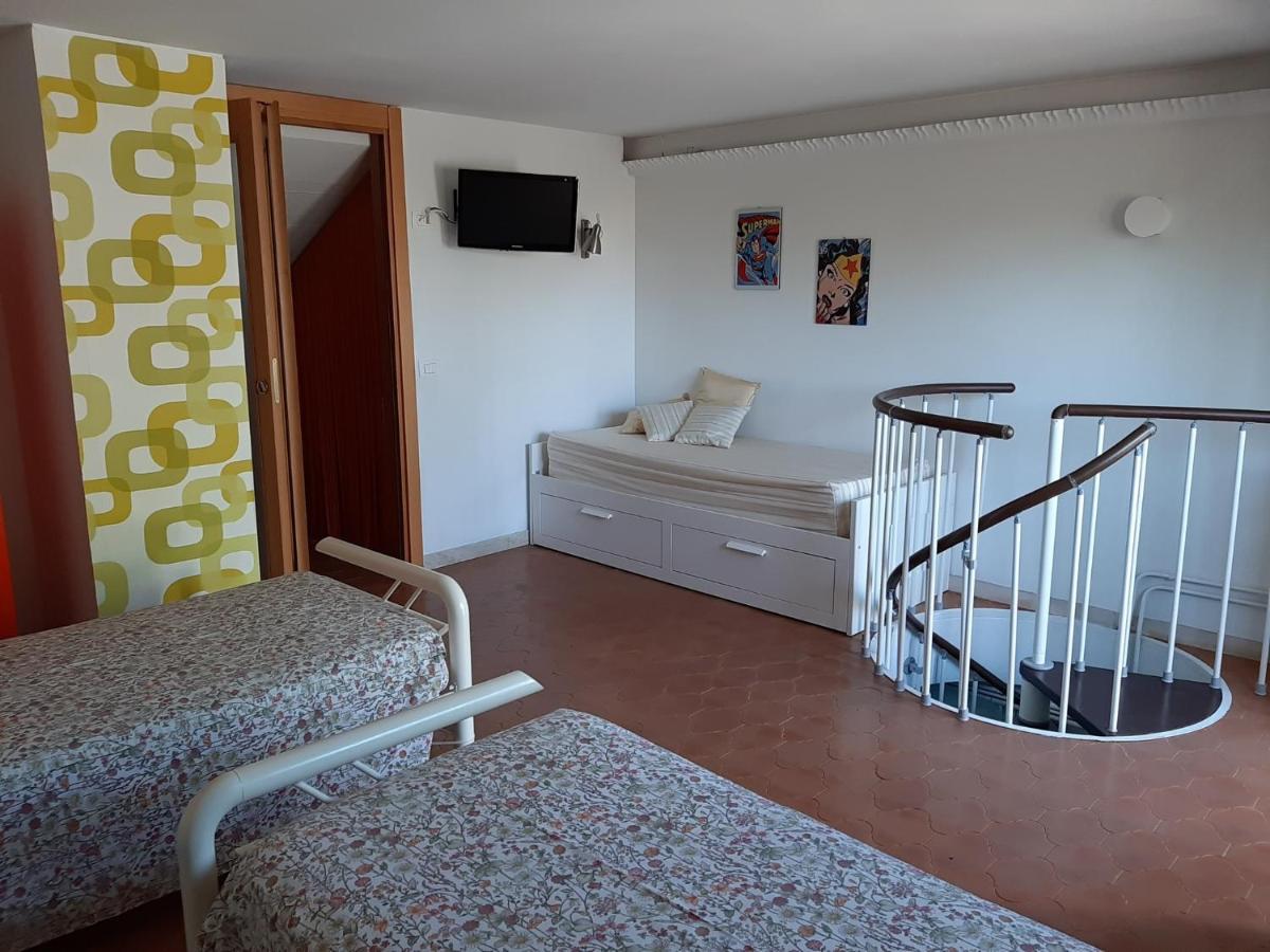 Appartamento Genziana - Con Vista Piscina E Garage ซีร์มิโอเน ภายนอก รูปภาพ